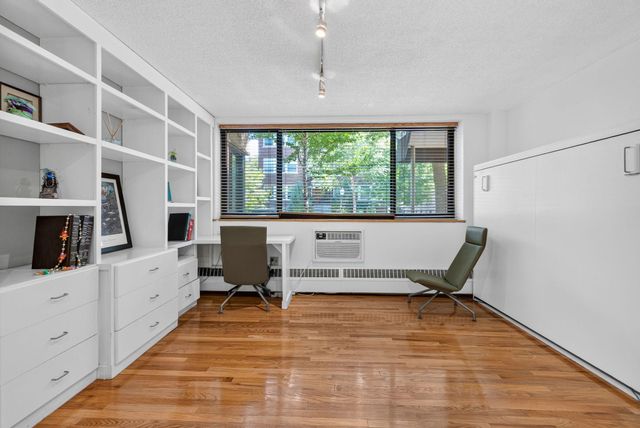 1912 Dupont Avenue S 105, Minneapolis, MN 55403