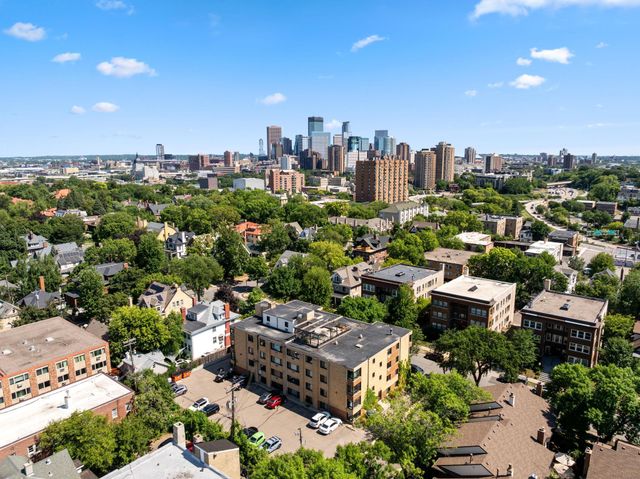 1912 Dupont Avenue S 105, Minneapolis, MN 55403