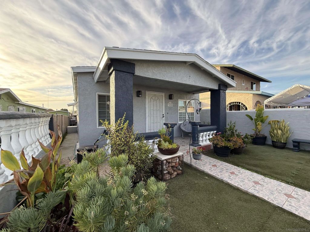 3428 40th, San Diego, CA 92105