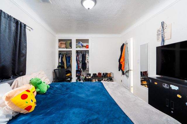 1413 W Fountain Way, Fresno, CA 93705