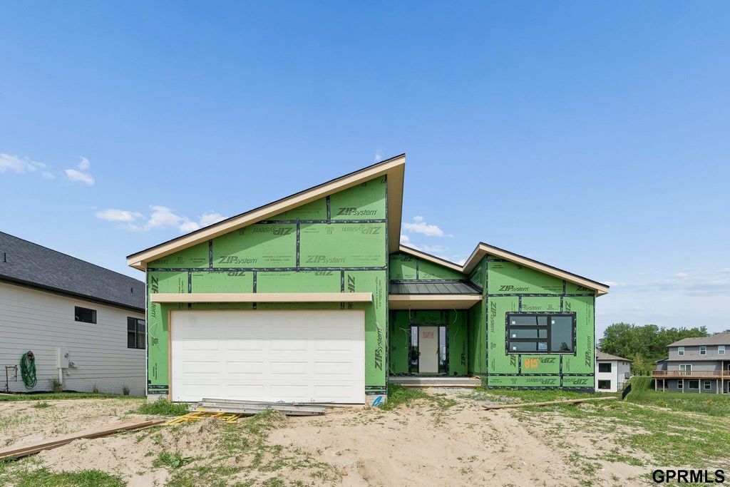 815 Courtyard Court, Ashland, NE 68003