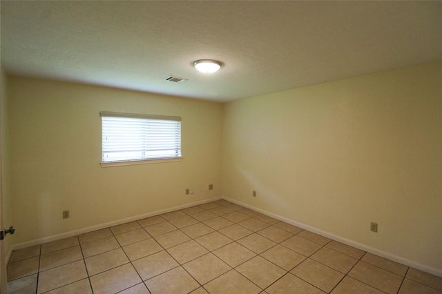 814 Mobile Drive B, Pasadena, TX 77506