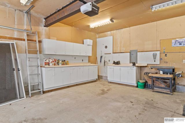 17919 Nicholas Road, Plattsmouth, NE 68048