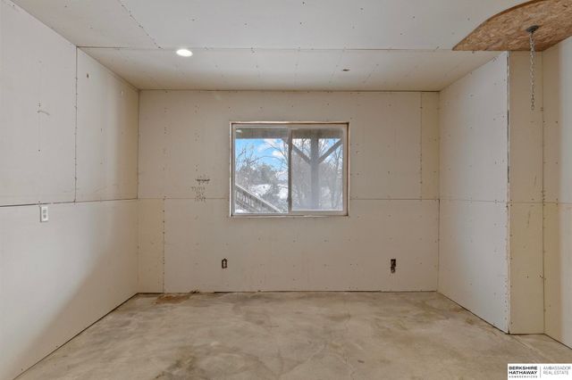 17919 Nicholas Road, Plattsmouth, NE 68048