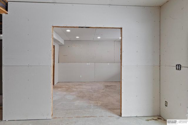 17919 Nicholas Road, Plattsmouth, NE 68048