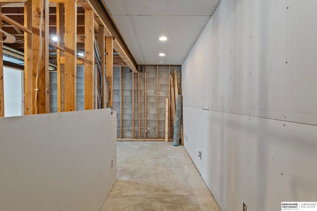 17919 Nicholas Road, Plattsmouth, NE 68048