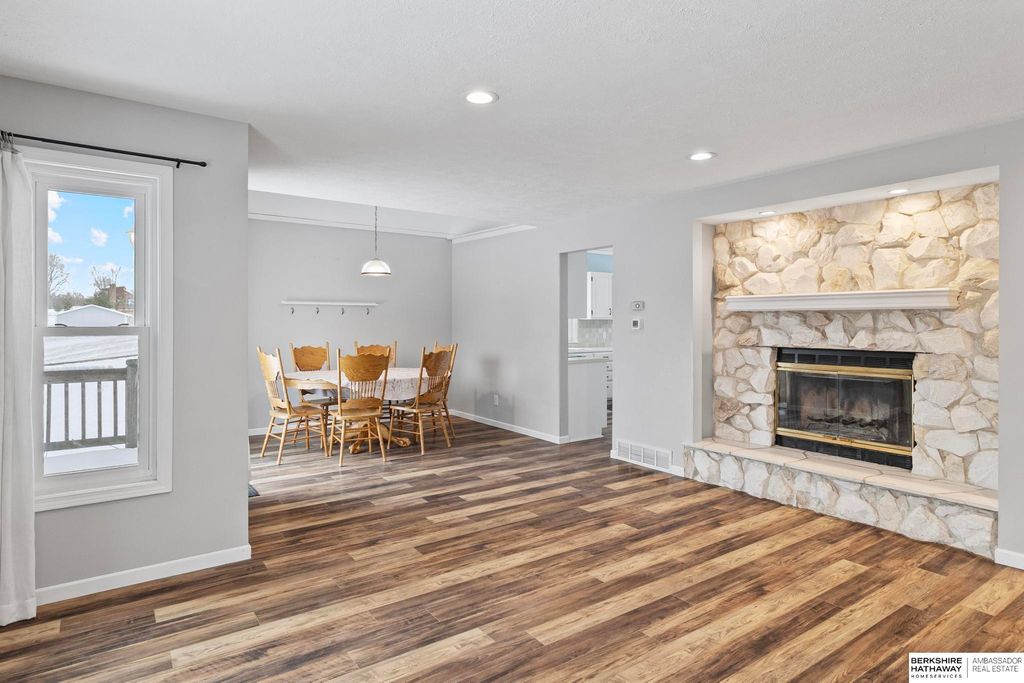 17919 Nicholas Road, Plattsmouth, NE 68048