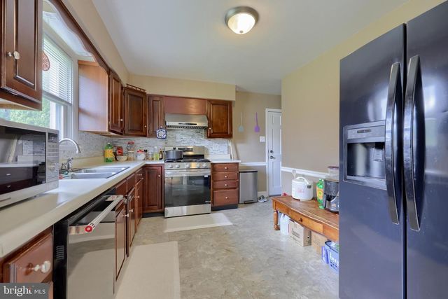 100 N LYNBROOK DR N, York, PA 17402