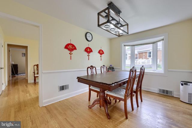 100 N LYNBROOK DR N, York, PA 17402