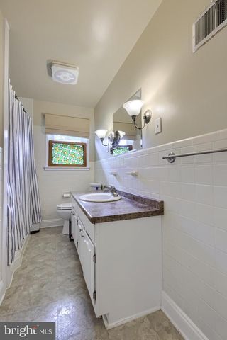 100 N LYNBROOK DR N, York, PA 17402