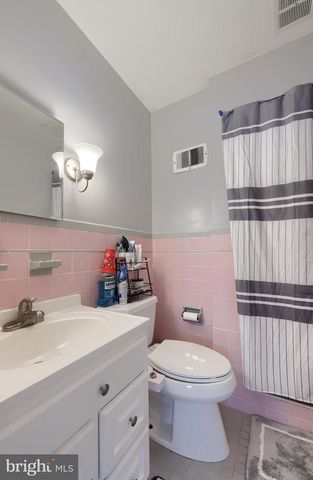 100 N LYNBROOK DR N, York, PA 17402