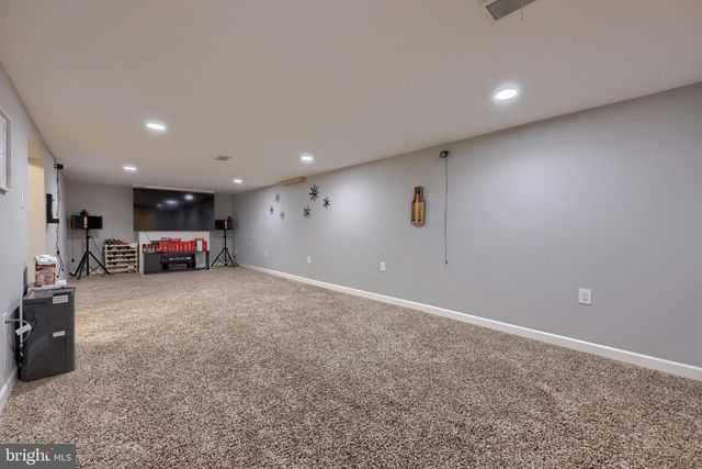 100 N LYNBROOK DR N, York, PA 17402