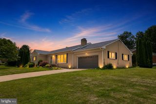 100 N LYNBROOK DR N, York, PA 17402