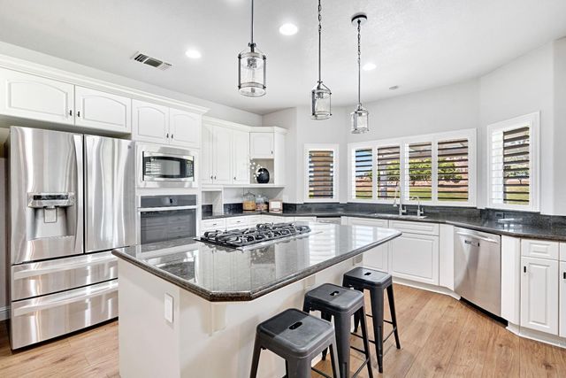 21686 Westmere Lane, Friant, CA 93626