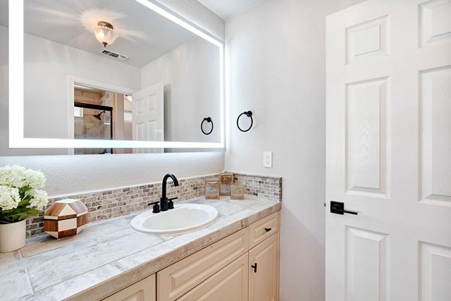 21686 Westmere Lane, Friant, CA 93626