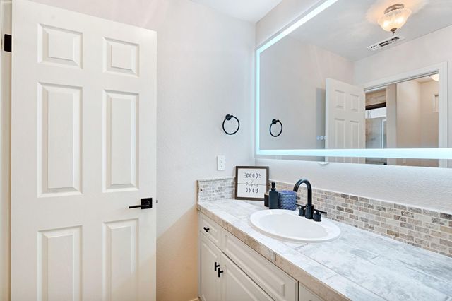 21686 Westmere Lane, Friant, CA 93626