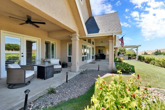 21686 Westmere Lane, Friant, CA 93626