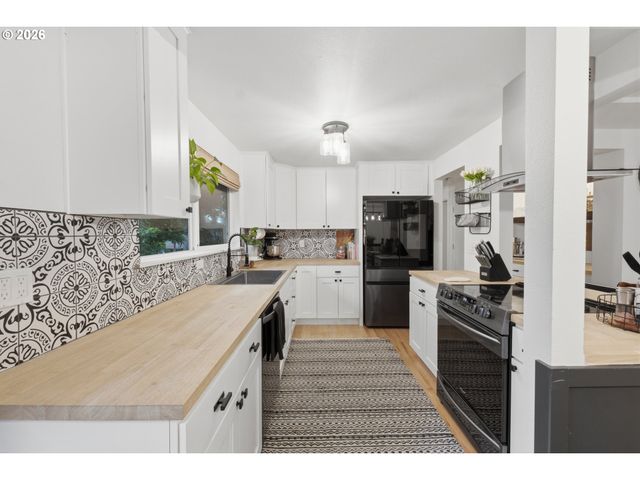 5711 W A St, West Linn, OR 97068