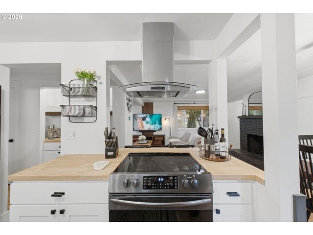 5711 W A St, West Linn, OR 97068