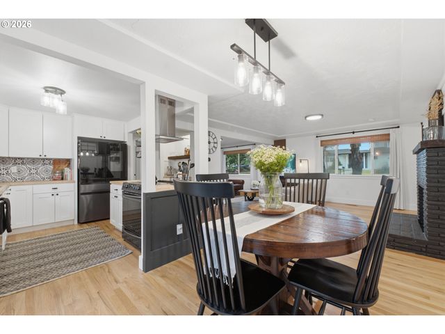 5711 W A St, West Linn, OR 97068