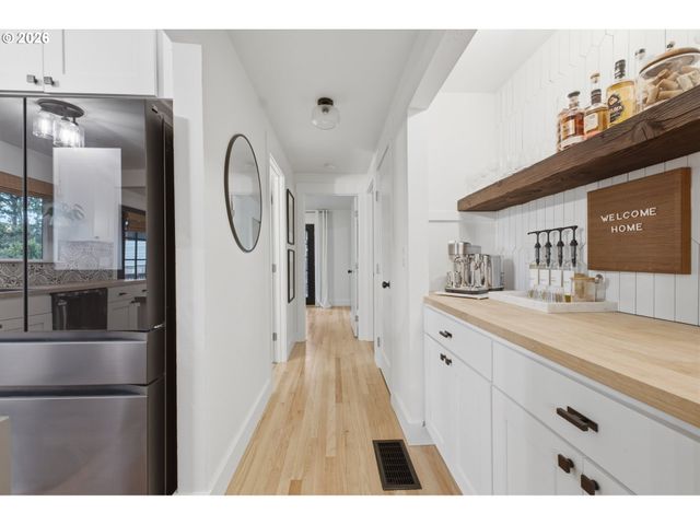 5711 W A St, West Linn, OR 97068
