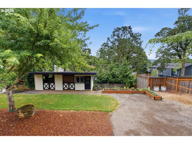 5711 W A St, West Linn, OR 97068