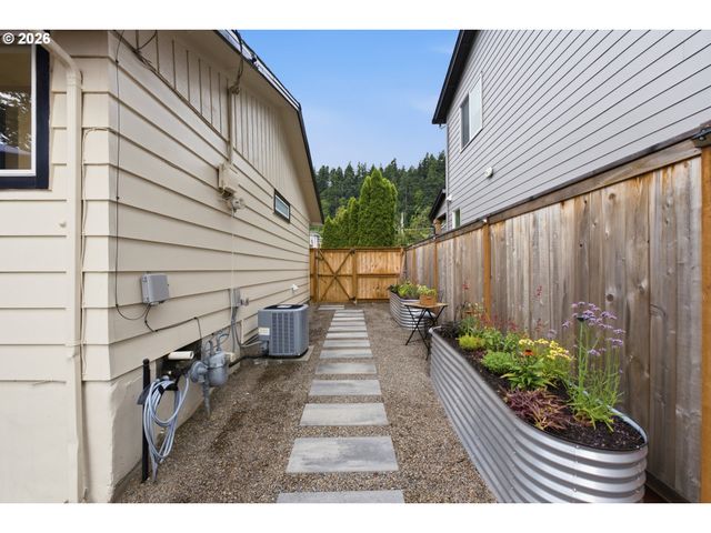 5711 W A St, West Linn, OR 97068