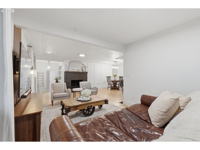 5711 W A St, West Linn, OR 97068