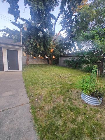 25512 Miracle Drive, Madison Heights, MI 48071