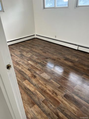 25512 Miracle Drive, Madison Heights, MI 48071