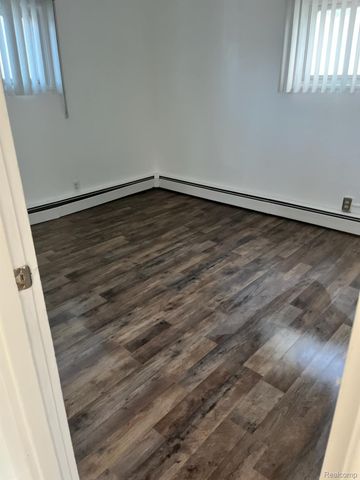 25512 Miracle Drive, Madison Heights, MI 48071