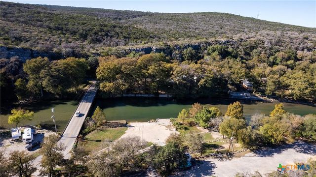 6786 River Road, New Braunfels, TX 78132
