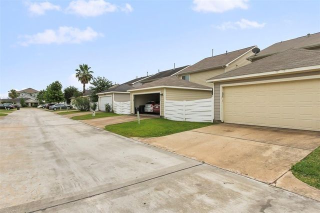11736 Chanteloup Drive, Houston, TX 77047