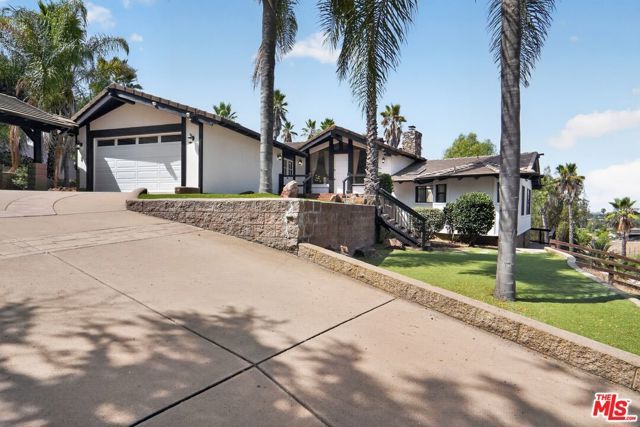 3342 White Hawk Road, Escondido, CA 92027