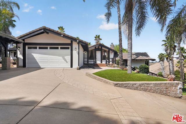 3342 White Hawk Road, Escondido, CA 92027