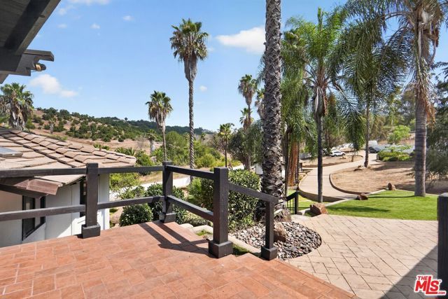3342 White Hawk Road, Escondido, CA 92027