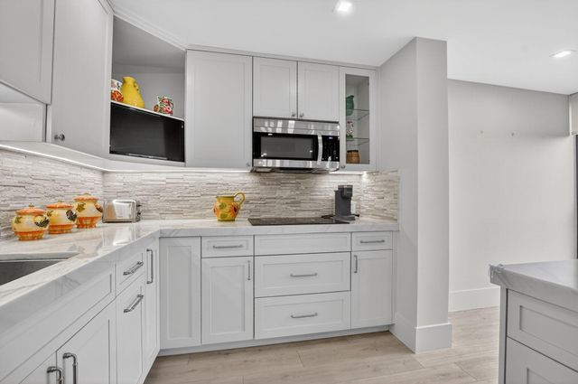 7847 Lakeside Boulevard 1051, Boca Raton, FL 33434