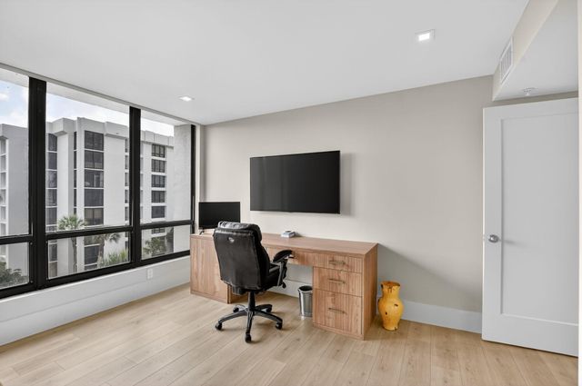 7847 Lakeside Boulevard 1051, Boca Raton, FL 33434