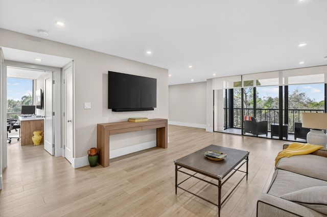 7847 Lakeside Boulevard 1051, Boca Raton, FL 33434