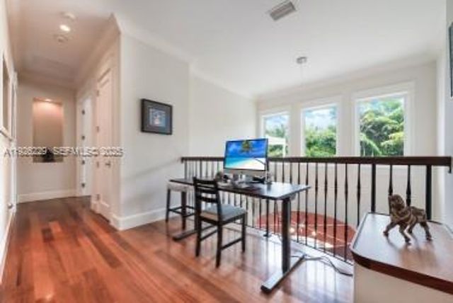 7821 SW 54th Ct, Miami, FL 33143