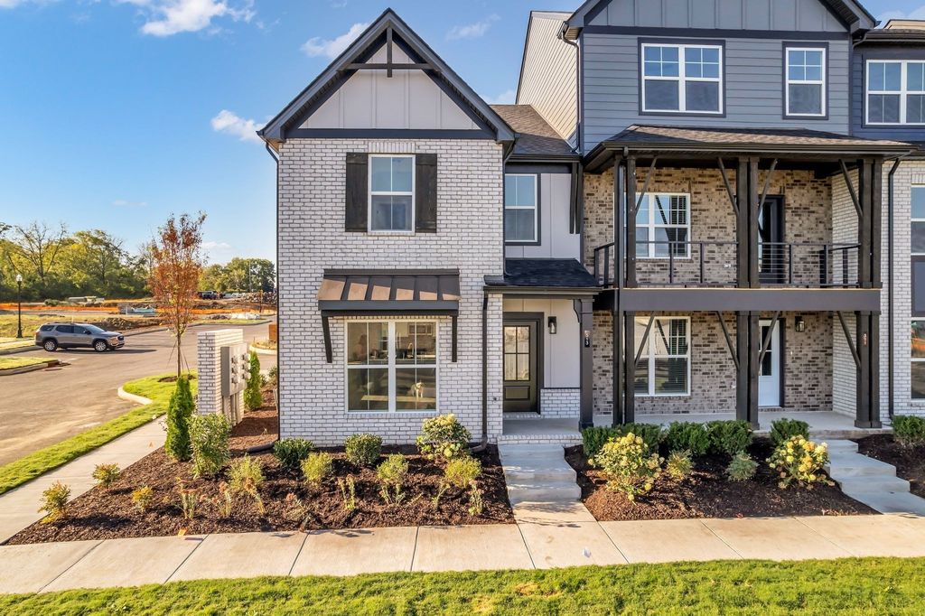 413 Twig PVT Ct, Hendersonville, TN 37075