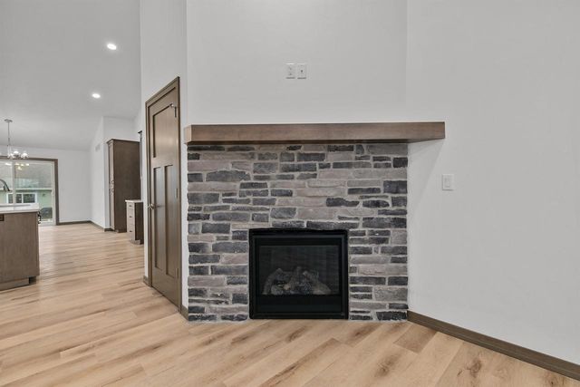 503 FOUNDERS WAY, Little Chute, WI 54140