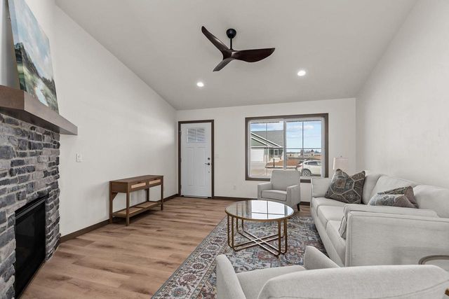 503 FOUNDERS WAY, Little Chute, WI 54140