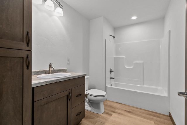 503 FOUNDERS WAY, Little Chute, WI 54140