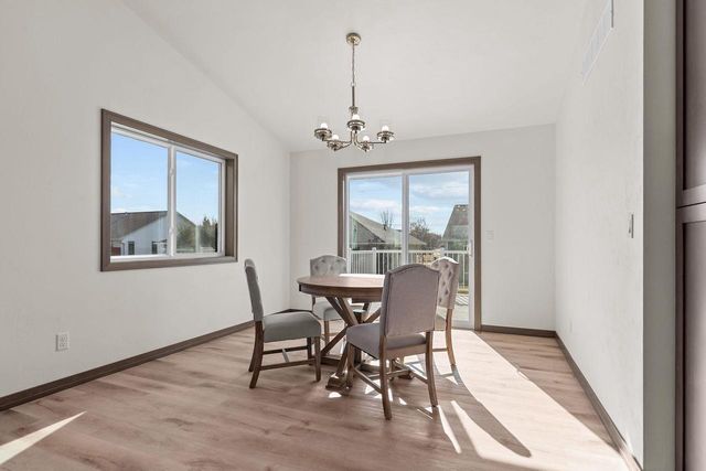 503 FOUNDERS WAY, Little Chute, WI 54140