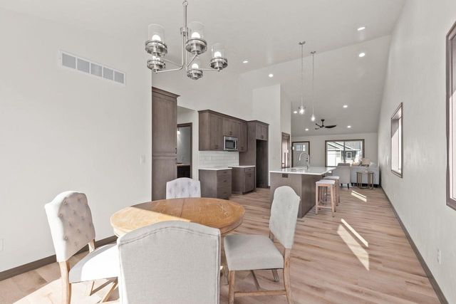 503 FOUNDERS WAY, Little Chute, WI 54140