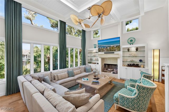 3400 W Gulf DR, Sanibel, FL 33957