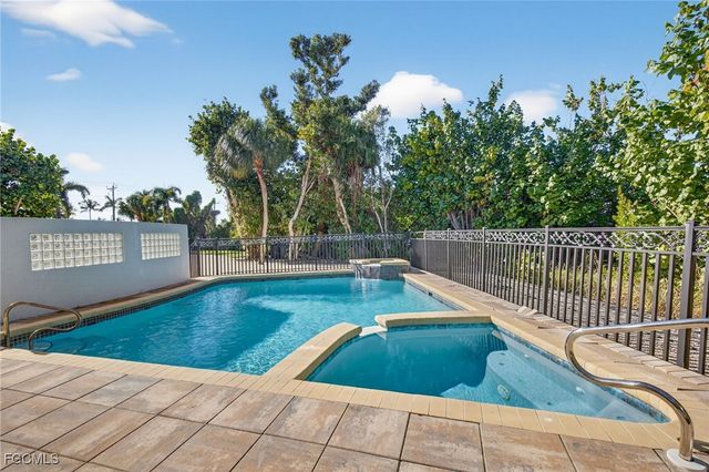 3400 W Gulf DR, Sanibel, FL 33957