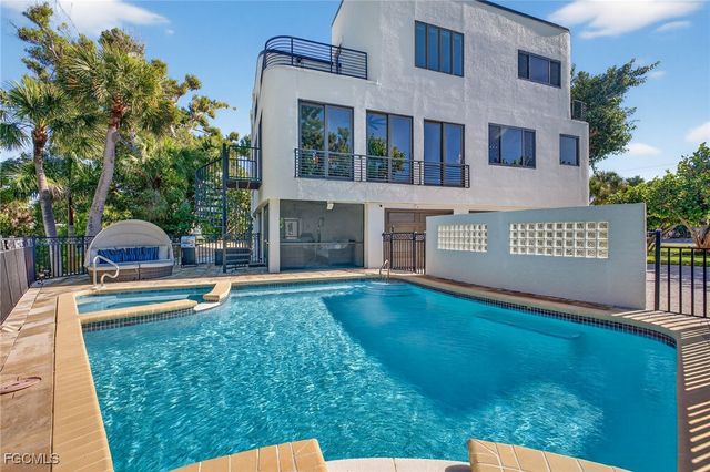 3400 W Gulf DR, Sanibel, FL 33957