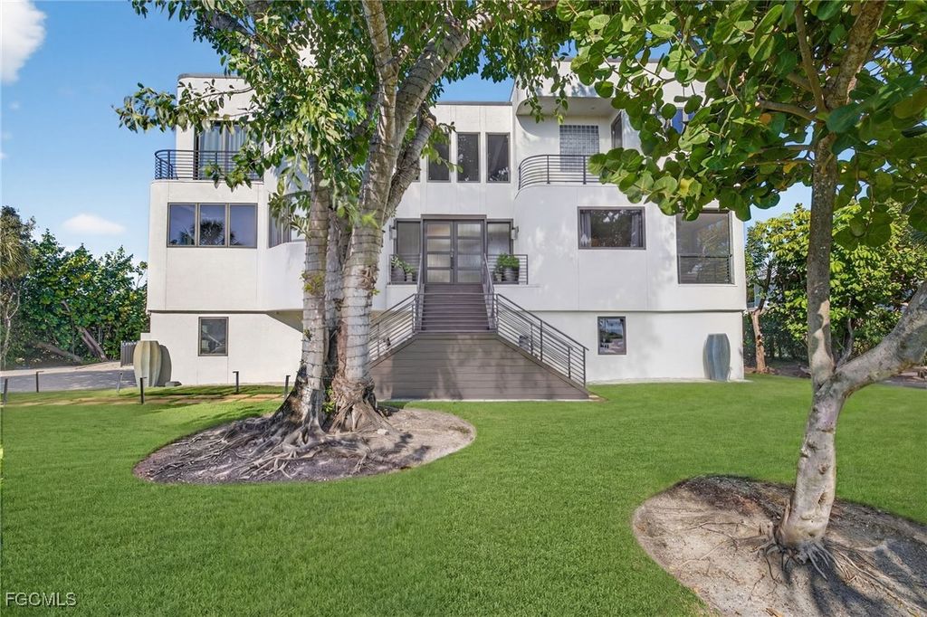 3400 W Gulf DR, Sanibel, FL 33957